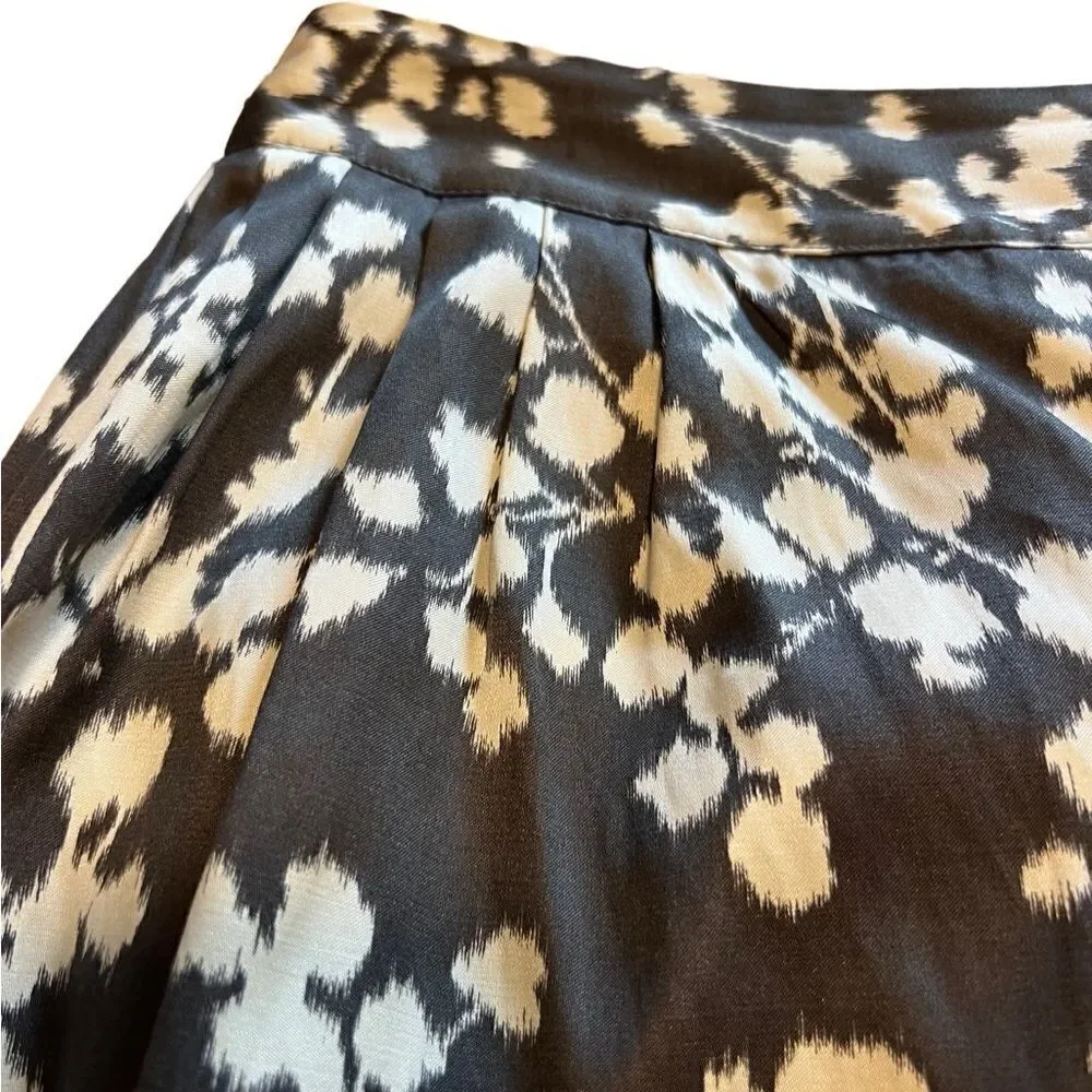 Moulinette Soeurs Grey and White Skirt. Size 2. Great Condition!!
